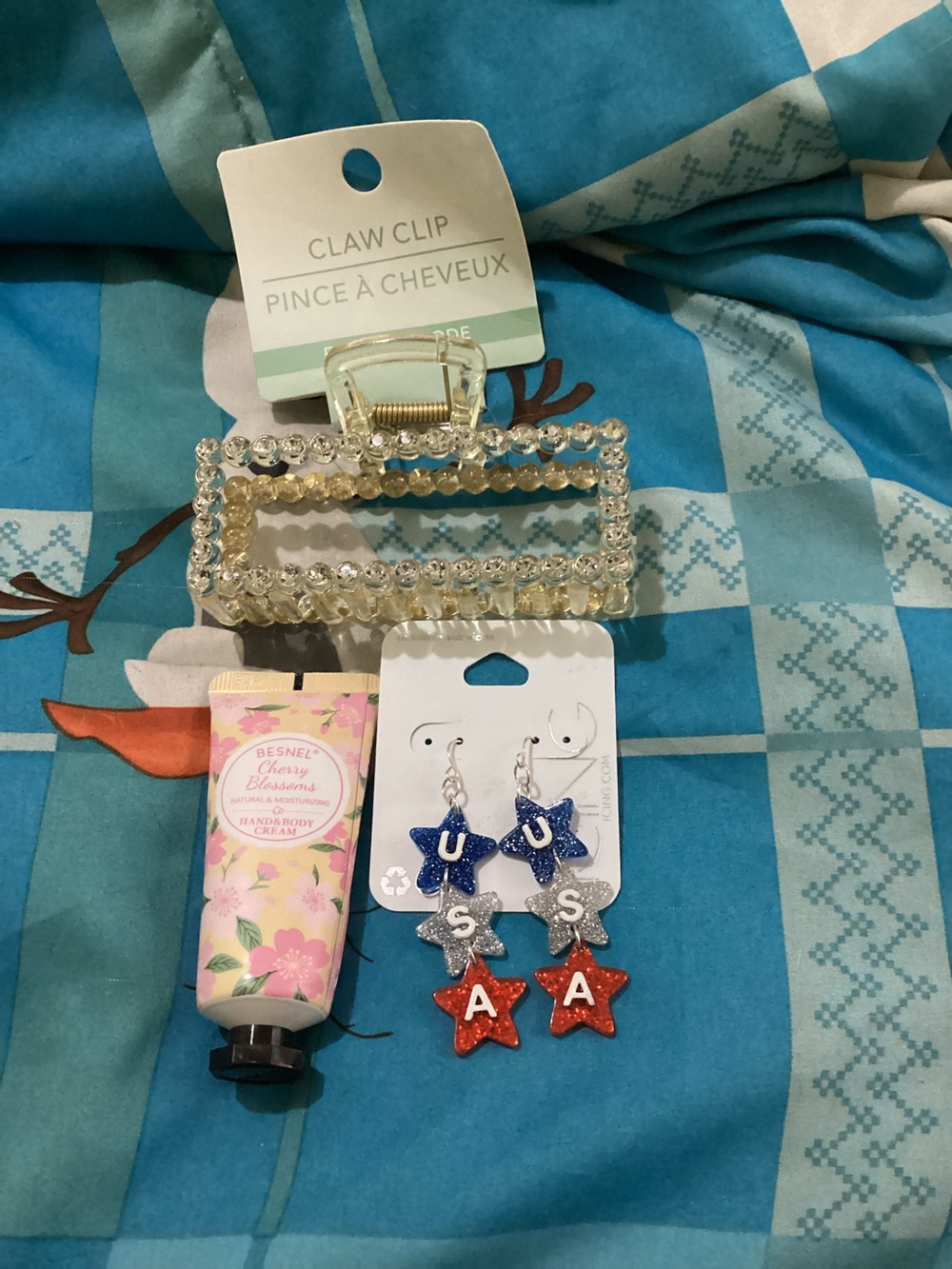 16 piece self care bundle! With beauty or makeup bag included. - Picture 10 of 12